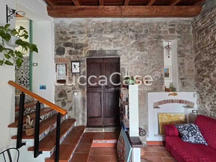 Casa trilocale in vendita in a Canepari, Fosdinovo