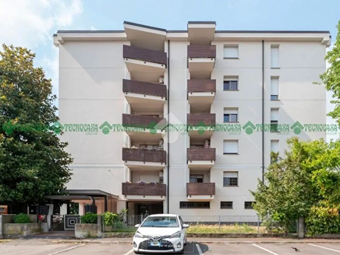 Appartamento trilocale in vendita in Via Peschiera, Castelfranco Emilia