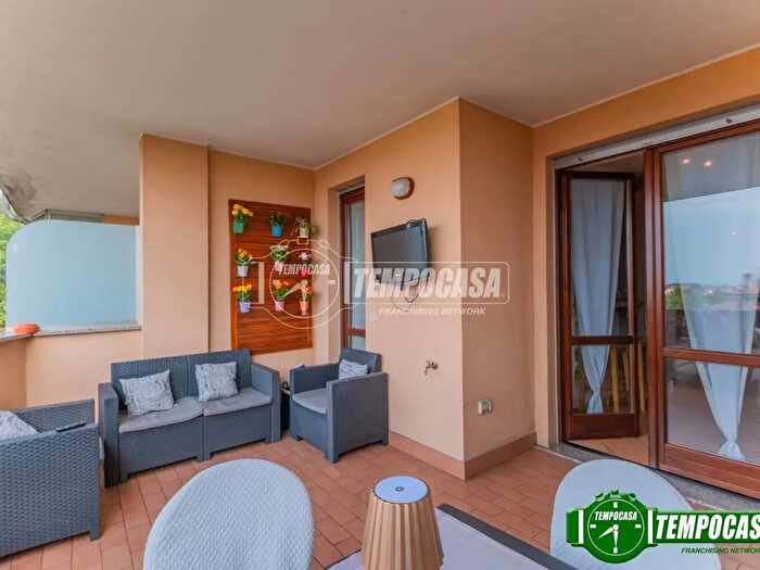 Appartamento trilocale in vendita in Via Cusago, Bareggio