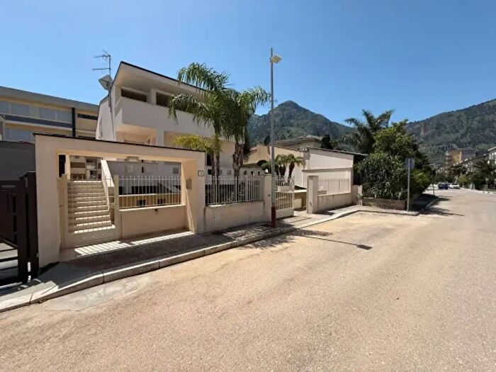 Casa con 6 locali in vendita in Via Duchessa, Castellammare Del Golfo