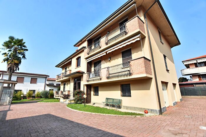 Appartamento trilocale in vendita in Via Milano, Settala