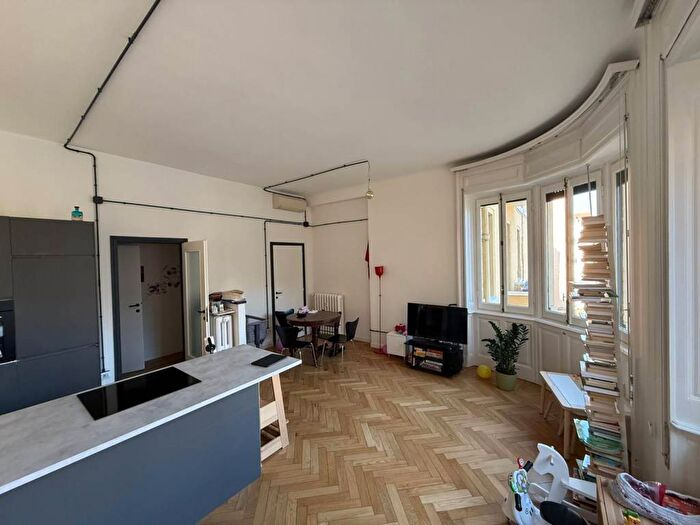 Appartamento trilocale in affitto in Via Mauro Macchi, Centrale, Milano