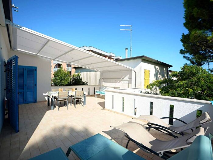 Appartamento trilocale in affitto in Via Marco Polo, Loreto