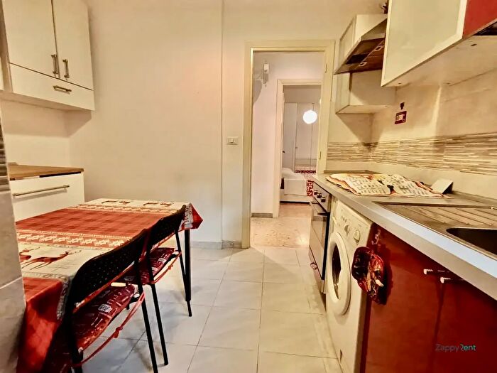 Appartamento bilocale in affitto in Via Flavio Stilicone, Roma