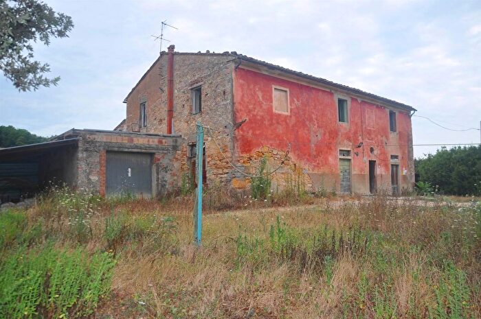 Casa con 12 locali in vendita in Casciana Terme Lari