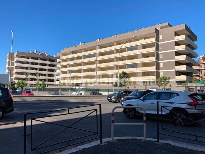 Appartamento trilocale in affitto in Via di Villa Bonelli, Magliana, Roma