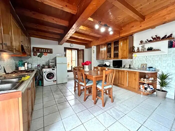 Casa con 6 locali in vendita in Moglia