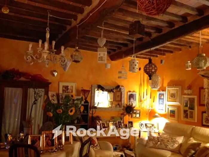 Casa con 5 locali in vendita in Via Cappella, Seravezza