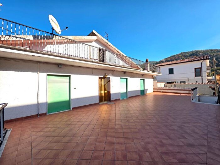 Appartamento trilocale in vendita in Via SantAntonio Abate, SantAgata De Goti