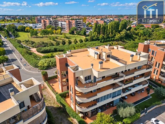 Appartamento con 5 locali in vendita in Via Giovanni Mayer, Roma