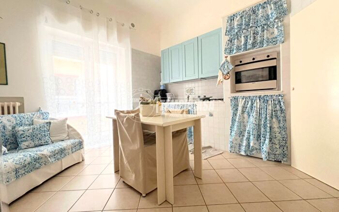 Appartamento quadrilocale in vendita in Via Luigi Cadorna, Gioia Del Colle