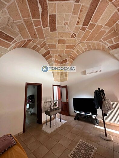 Appartamento con 5 locali in vendita in Via Mentana Snc, Lizzanello