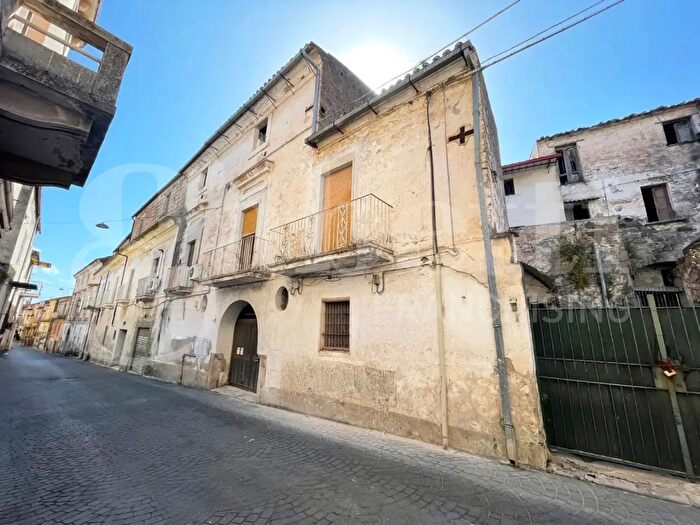 Appartamento con 5 locali in vendita in Via Santa Maria dell'Agnena, Vitulazio
