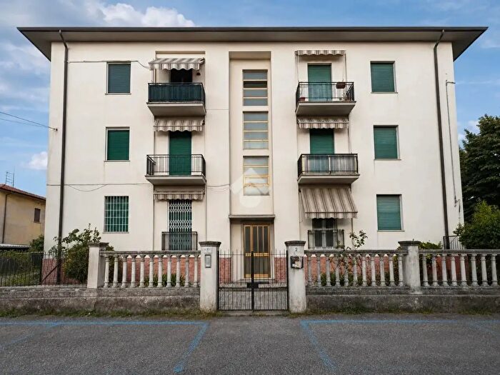 Appartamento con 5 locali in vendita in Via Tempesti, Pisa