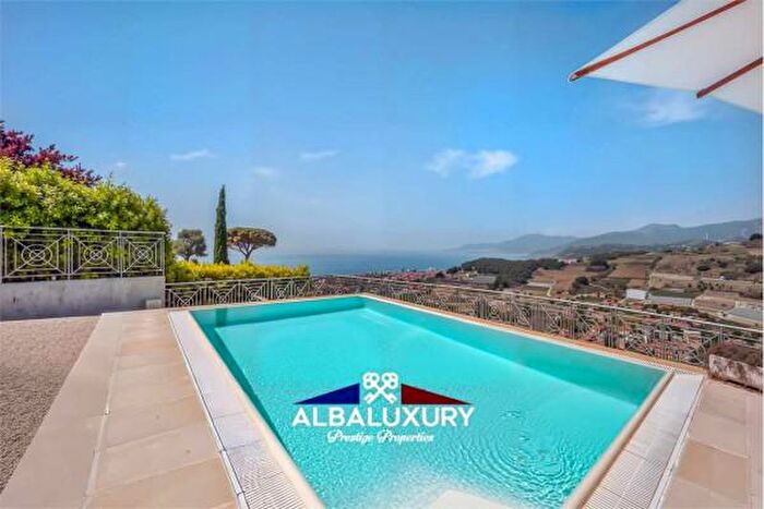 Casa con 6 locali in vendita in Bordighera