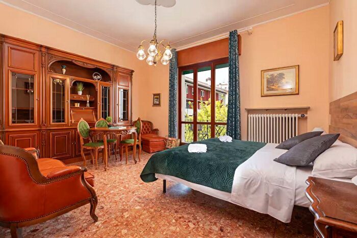 Appartamento con 6 locali in affitto in Via Guglielmo Bravo, Verona