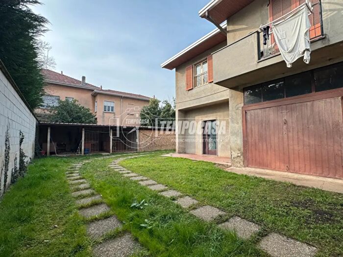 Case in Vendita e in Affitto - 2