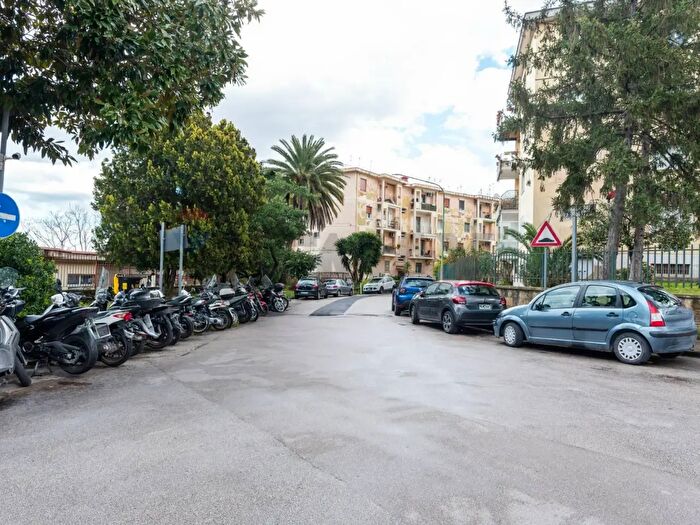 Appartamento quadrilocale in vendita in Via Sant'Antonio a Capodimonte, Napoli