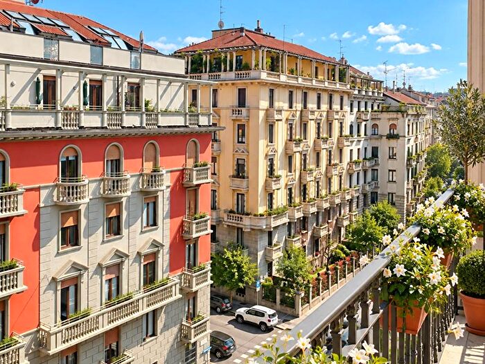 Appartamento quadrilocale in affitto in Via Giulio Ceradini, Plebisciti Susa, Milano
