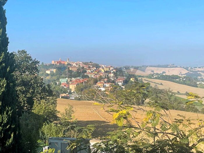 Appartamento con 6 locali in affitto in Centro, Santa Maria Nuova