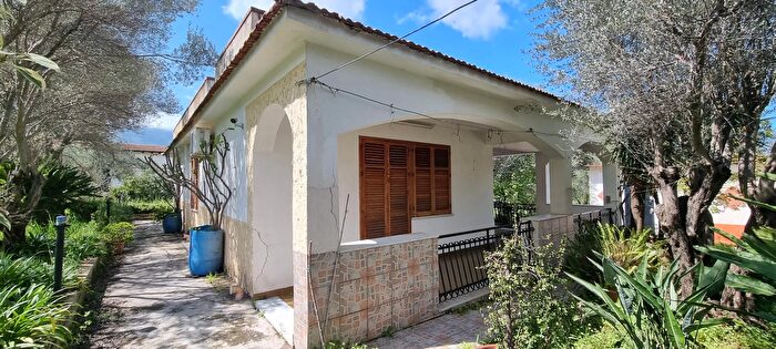Casa con 5 locali in vendita in Via Milazzo, Carini