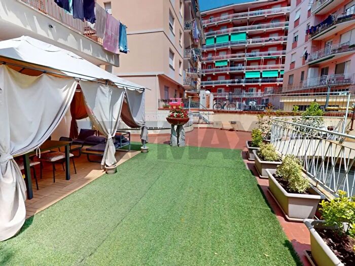 Appartamento trilocale in vendita in Via Cesare Festa, Arenzano