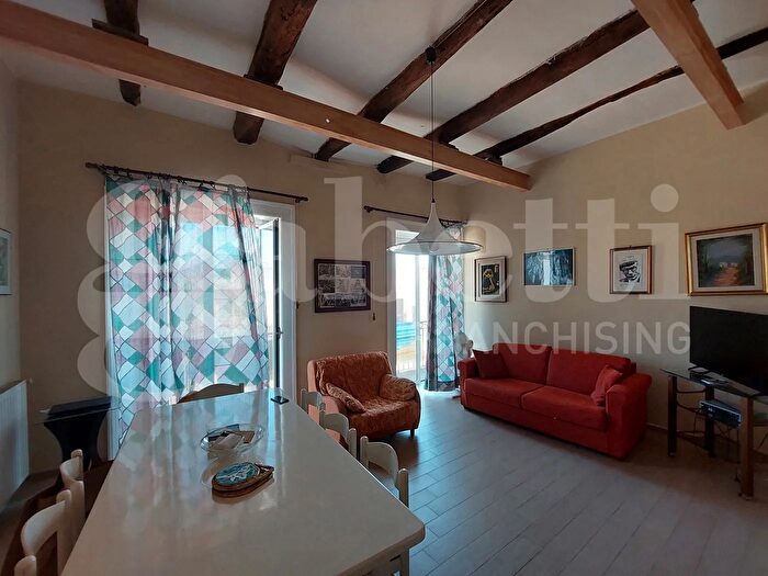 Appartamento quadrilocale in vendita in Via Duomo, Gaeta