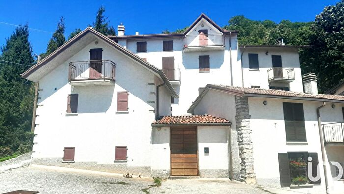 Casa bilocale in vendita in Via Medile, Torre De Busi