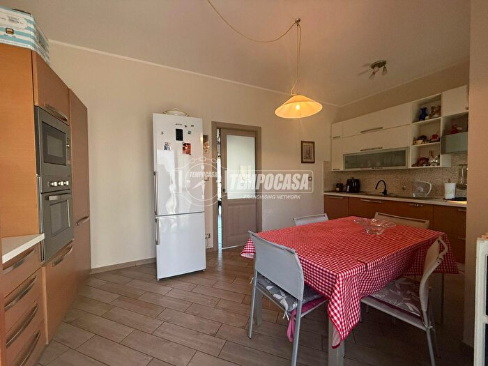 Appartamento quadrilocale in vendita in Via Augusto Monti, Asti