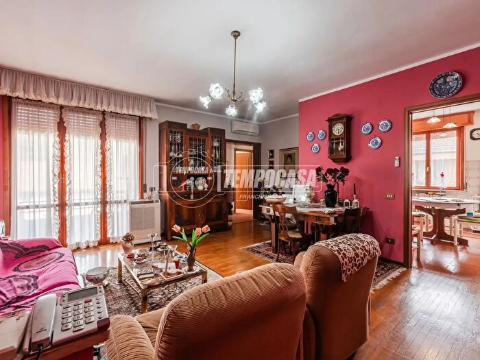 Appartamento trilocale in vendita in Via Mario Dotti, Noceto