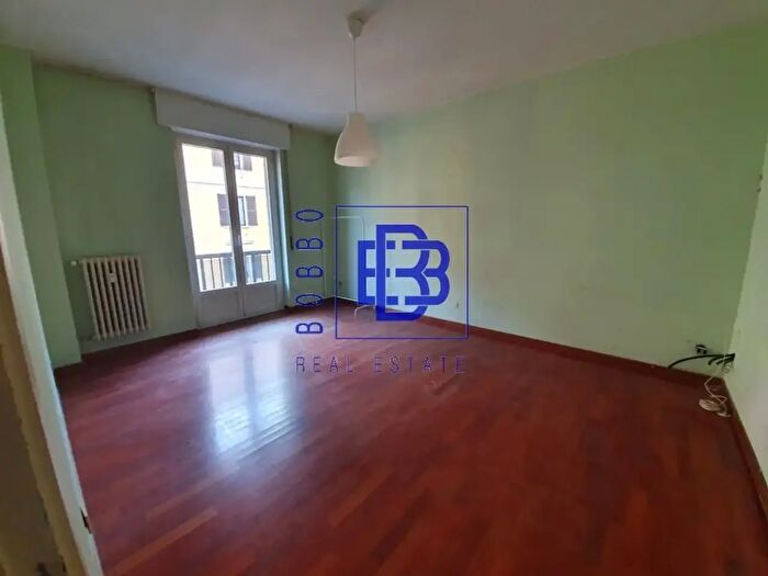 Appartamento trilocale in affitto in Via Spartaco, Milano