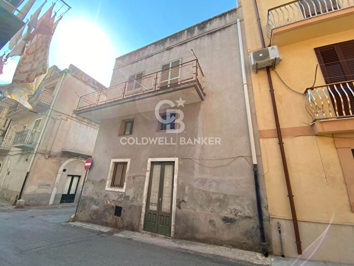 Casa con 7 locali in vendita in Via Trieste, Scicli
