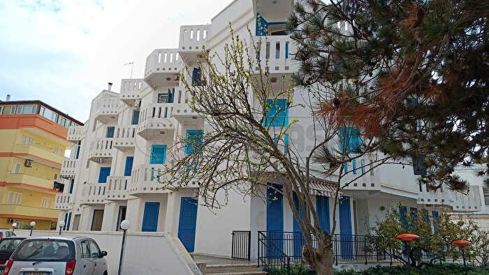 Appartamento con 6 locali in vendita in Via Trento, Sannicola