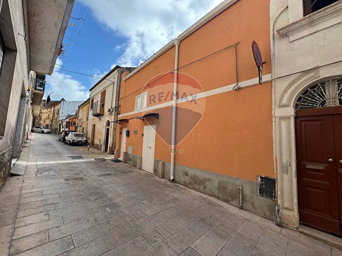 Casa quadrilocale in vendita in Via Carlo Papa, Modica