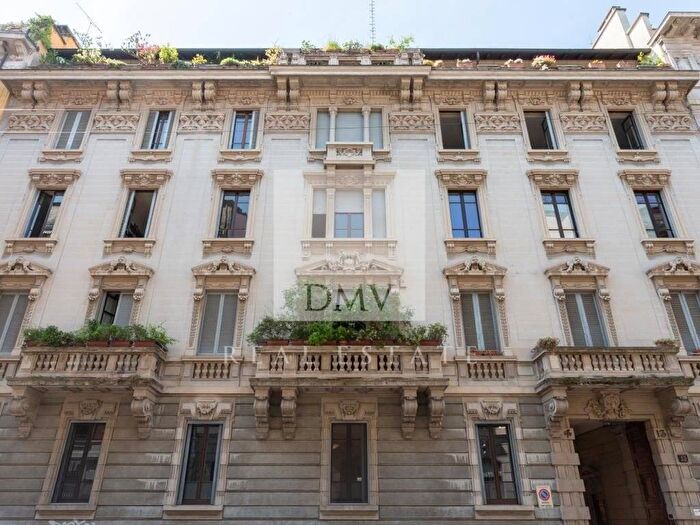 Appartamento bilocale in affitto in Via Cosimo del Fante, Ticinese, Milano