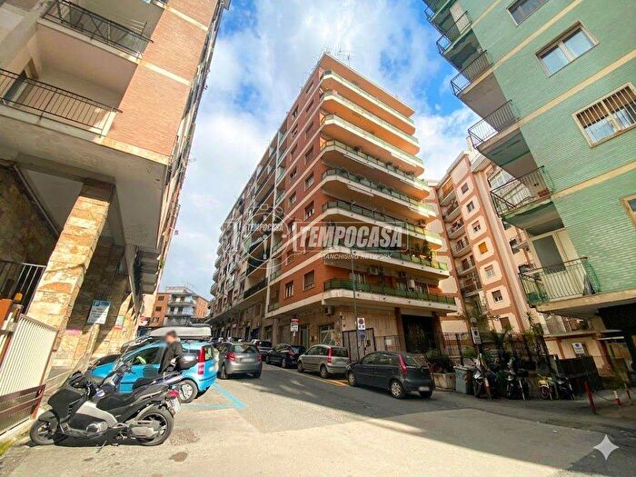 Appartamento quadrilocale in affitto in Via GIUSEPPE TROPEANO, Rione Alto, Napoli