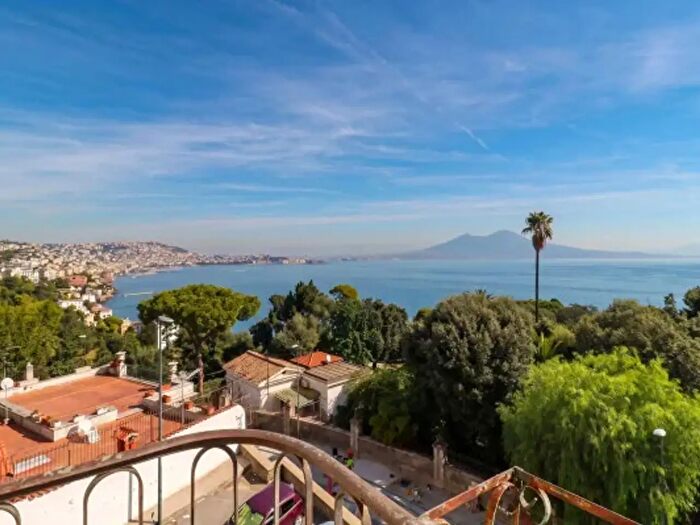 Appartamento con 5 locali in vendita in Via Posillipo, Napoli