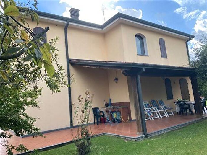 Casa con 6 locali in affitto in Via del Puntone, Debbia Cervaiolo, Montignoso