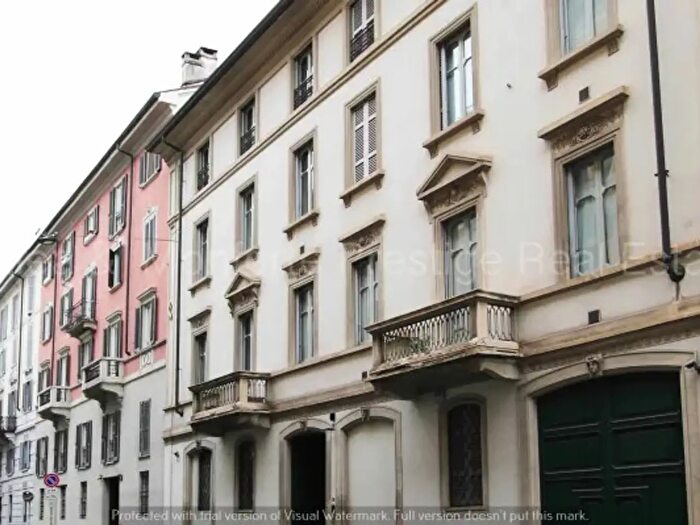 Appartamento bilocale in affitto in Via Giuseppe Parini, Milano