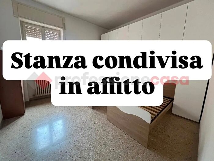 Appartamento trilocale in affitto in Via Paride da Cerea, Verona