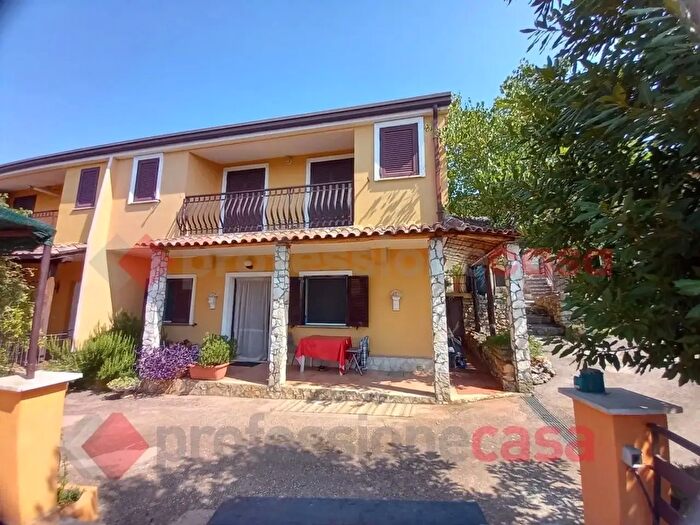 Casa con 7 locali in vendita in Via Madonna degli Angeli Snc, Veroli