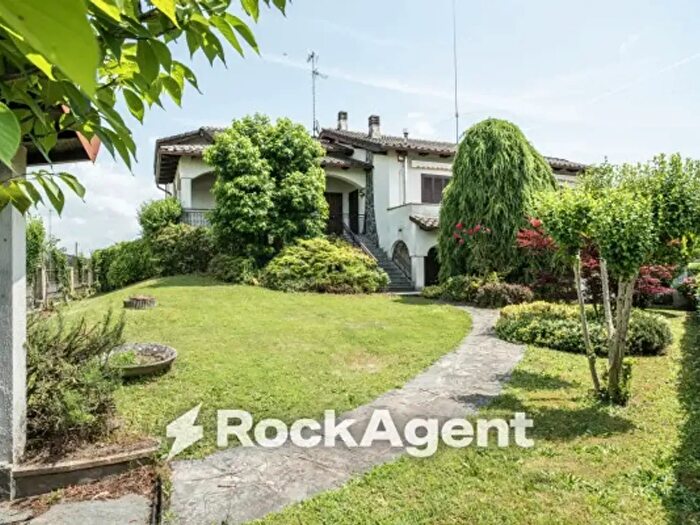 Casa con 6 locali in vendita in Via Eugenio Montale, Frascarolo