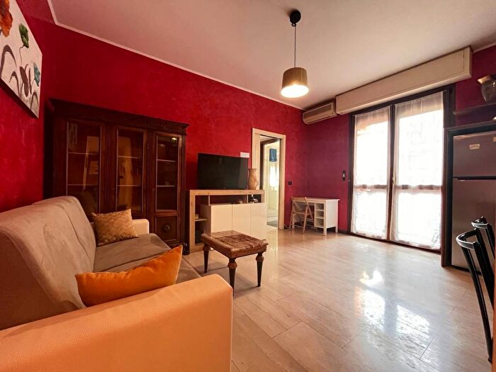 Appartamento trilocale in affitto in Via Andrea del Castagno, Bologna Sulmona, Milano