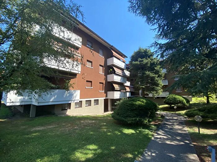 Appartamento con 6 locali in vendita in Via Porto Tolle, Verona