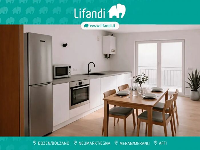 Appartamento trilocale in vendita in Goldgasse Via dellOro, Appiano Sulla Strada Del Vino