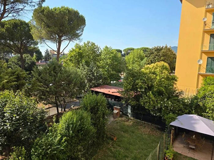 Appartamento con 5 locali in vendita in Via Bardelli, Firenze