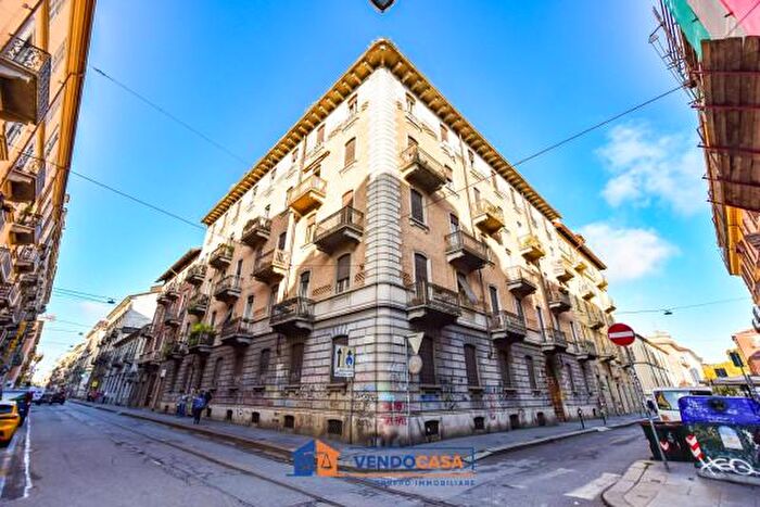 Appartamento con 5 locali in vendita in Via Cesare Balbo, Torino