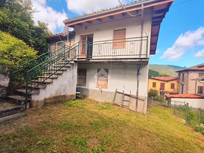 Casa bilocale in vendita in Frazione Salogni, Fabbrica Curone