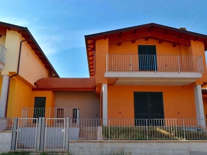 Casa con 6 locali in vendita in Perugia