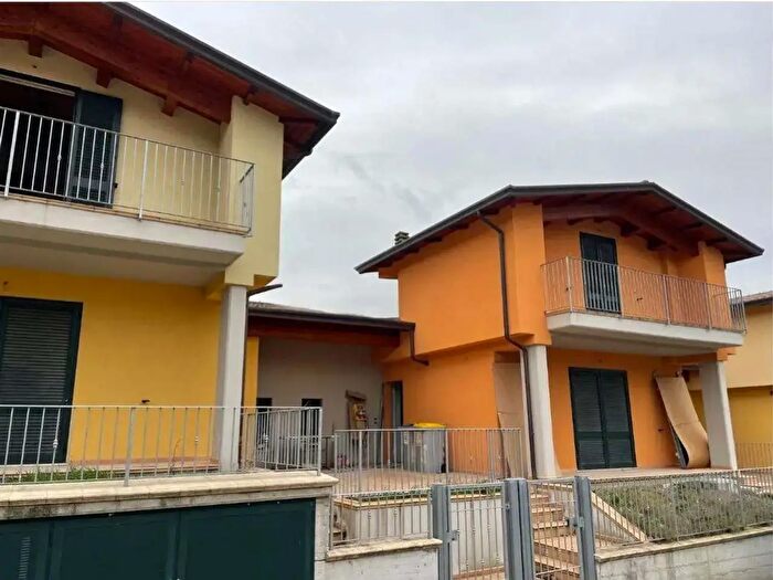 Case in Vendita e in Affitto - 2